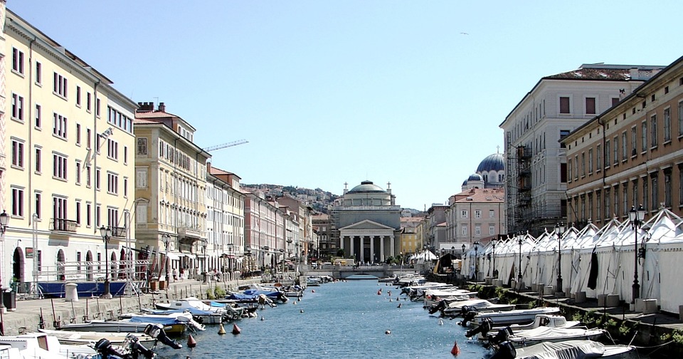 Huuhkajien perässä Italiaan? Kurkista Triesteen!