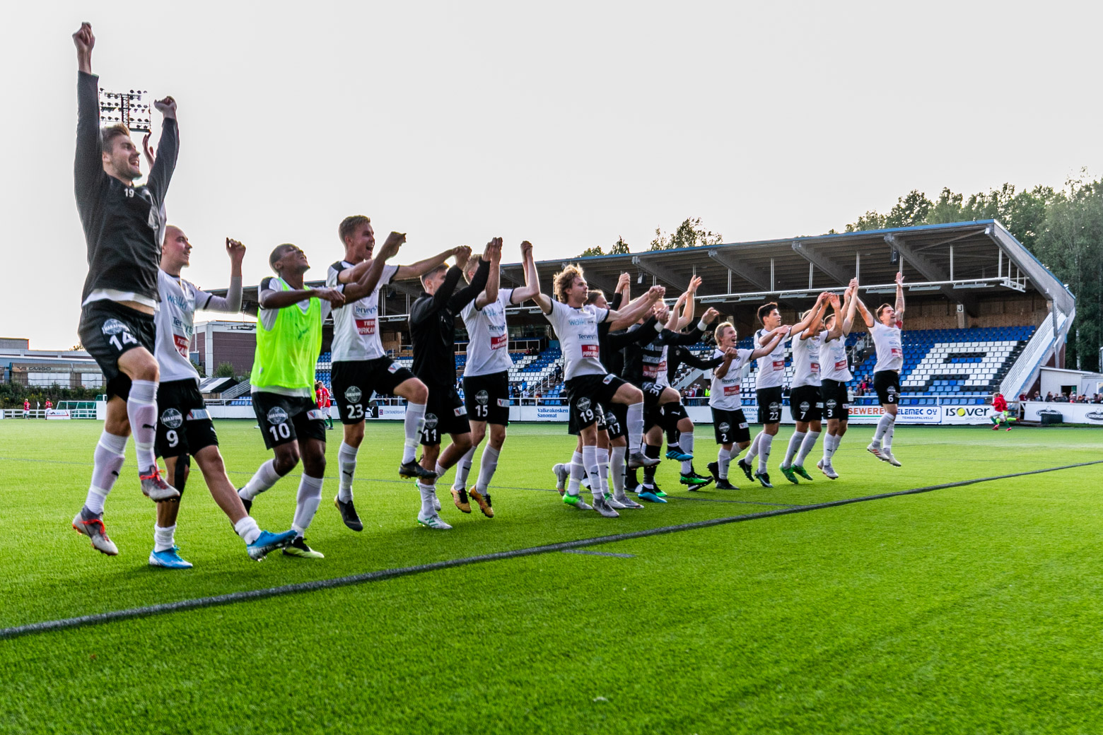 FC Haka nousi rakennemuutoksesta ja konkurssin partaalta Veikkausliigan porteille – Teemu Tainio ja Olli Huttunen kertovat, mitä Valkeakoskella on tapahtunut