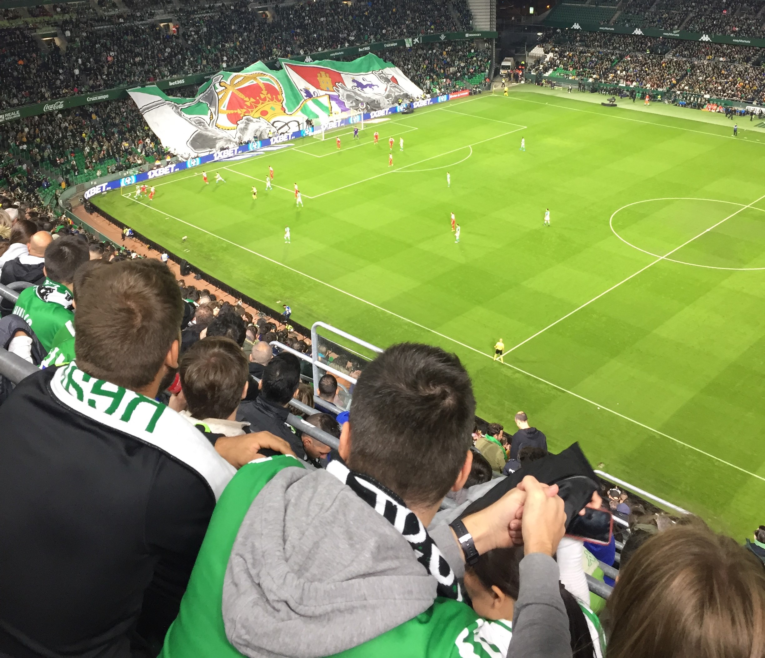 Tien päällä: El Gran Derbi jakaa Sevillan viher- ja punavalkoisiin