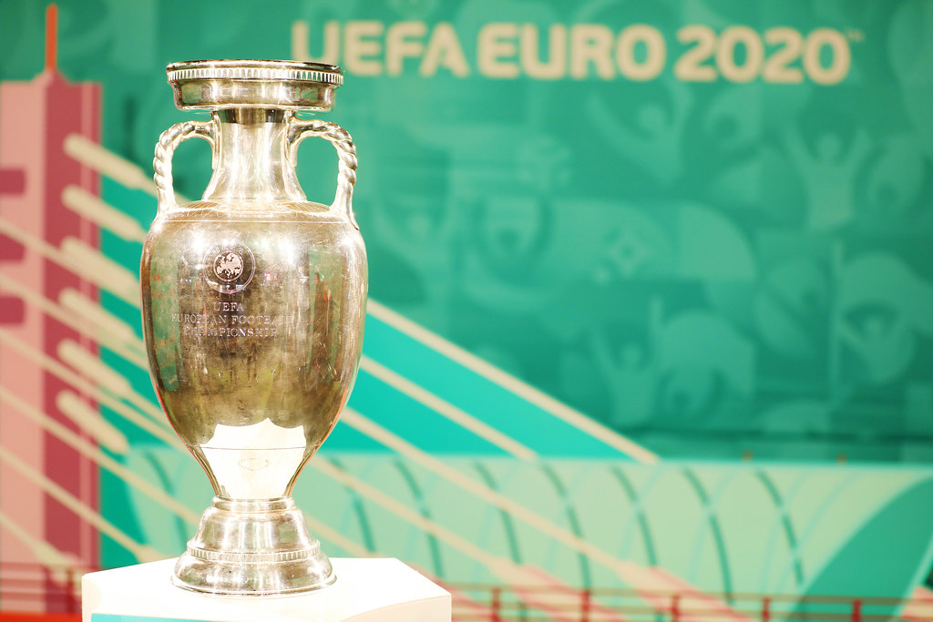Italiassa juhlitaan, Englannissa tuskailu jatkuu