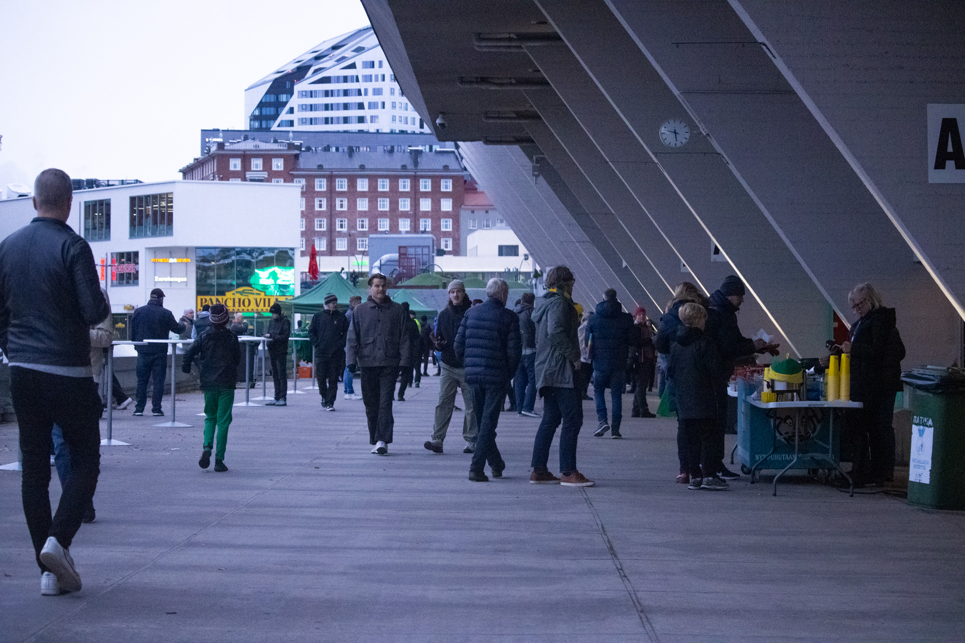 Kuvakooste: Ilves – AC Oulu ja jäähyväiset Ratinalle